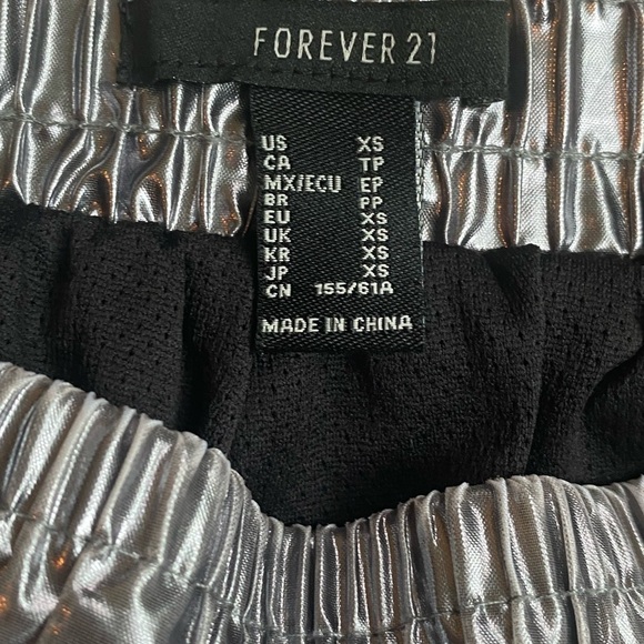 Forever 21 Silver Metallic Y2K Pants XS Joggers Futuristic Astronaut Parachute - Picture 7 of 9